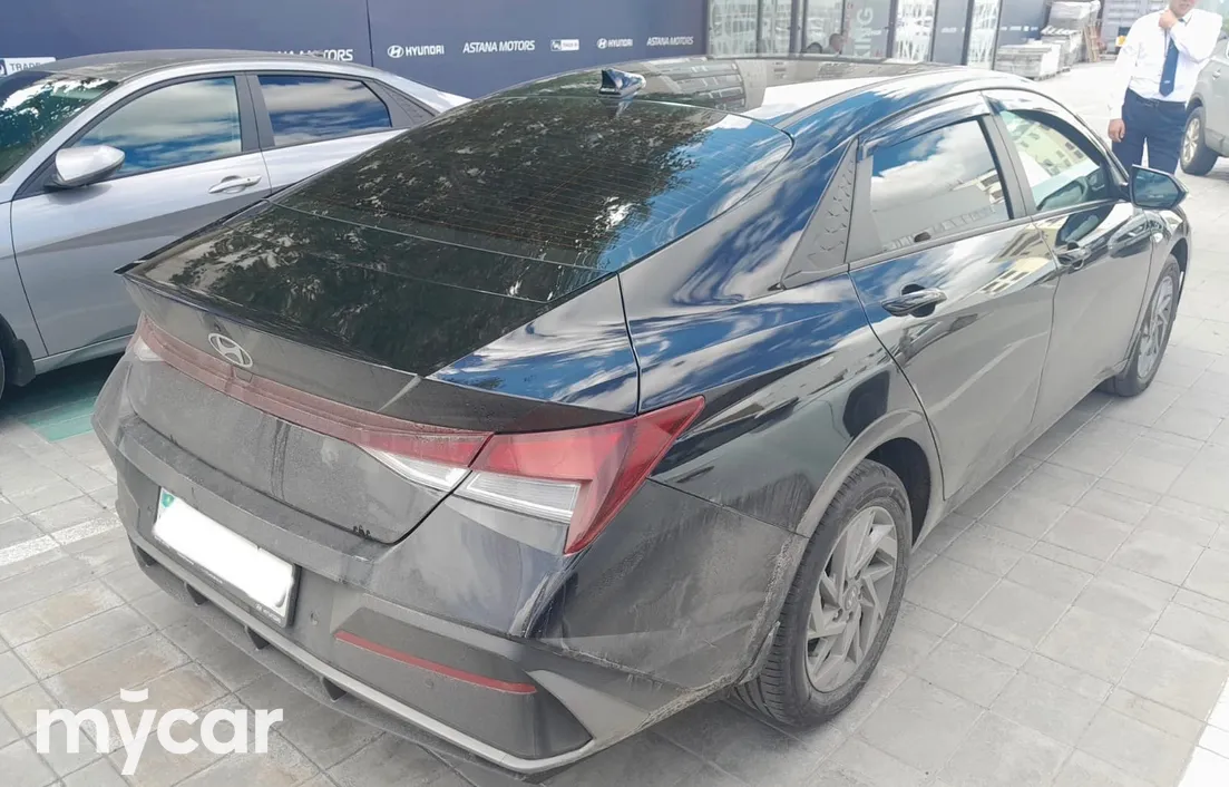 Hyundai Elantra 2025