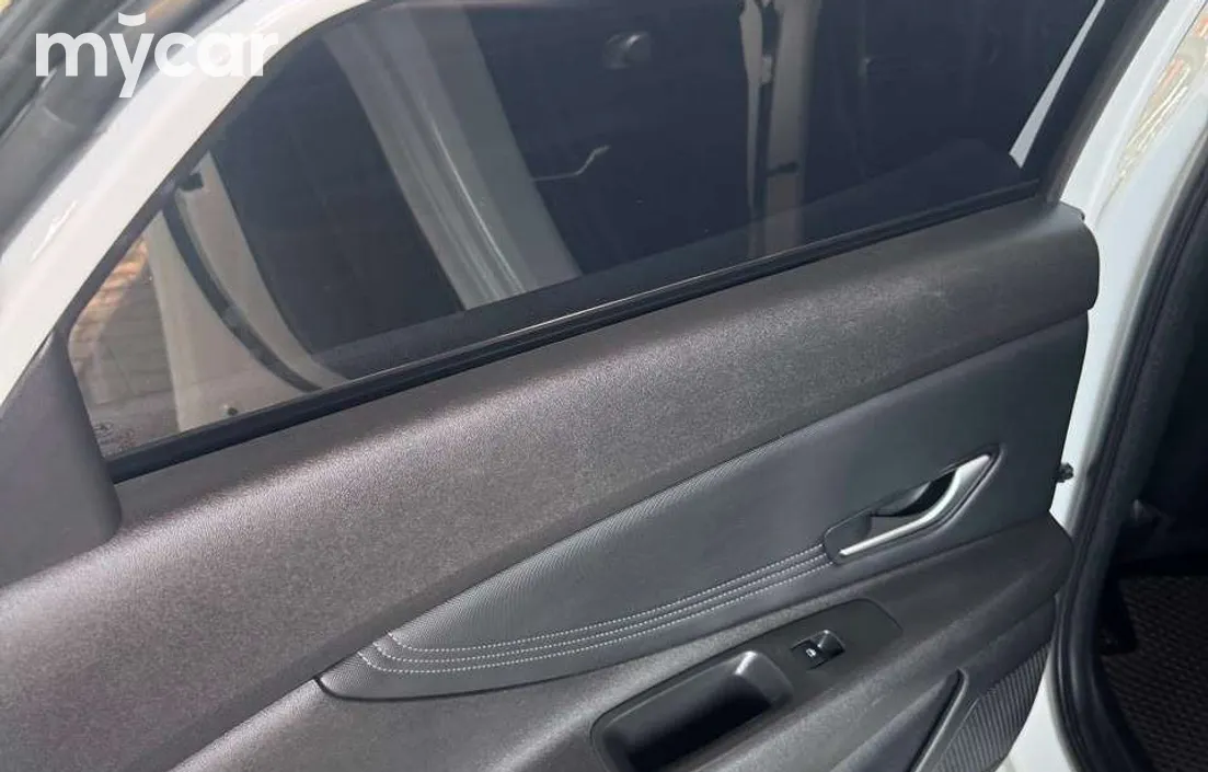Hyundai Elantra 2024