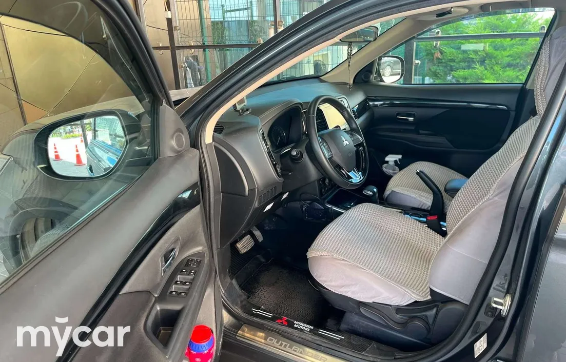 Mitsubishi Outlander 2020