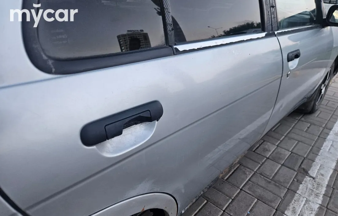 Nissan Sunny 1995