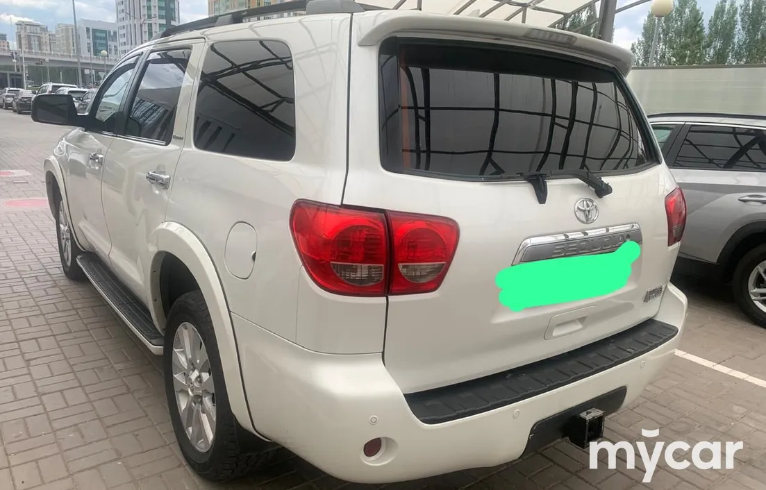 Toyota Sequoia 2010