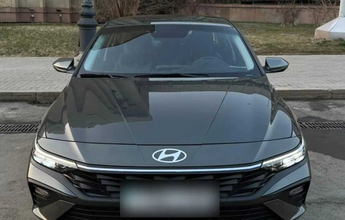 Hyundai Elantra 2023