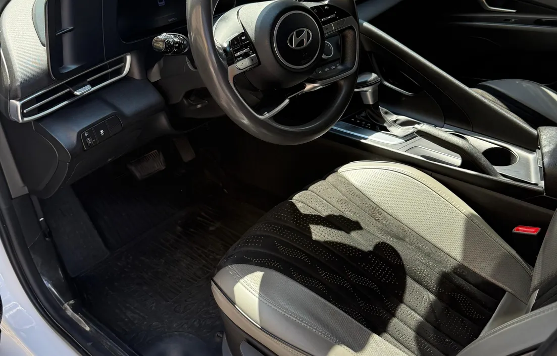 Hyundai Elantra 2023