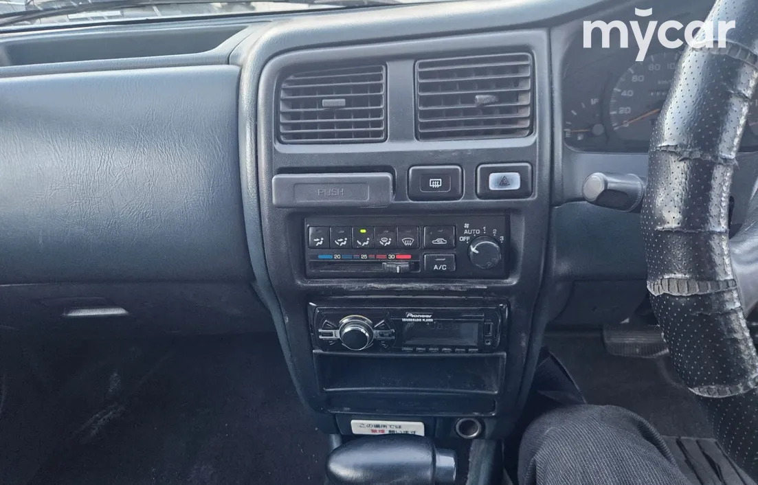 Nissan Sunny 1995