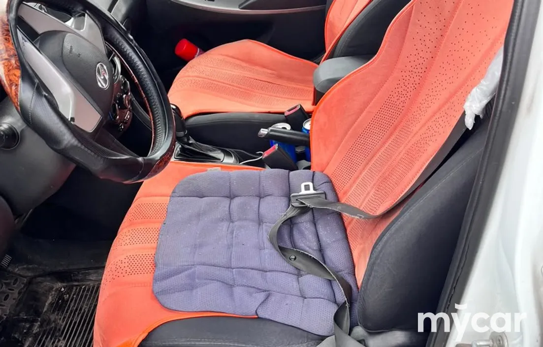 Hyundai Accent 2015