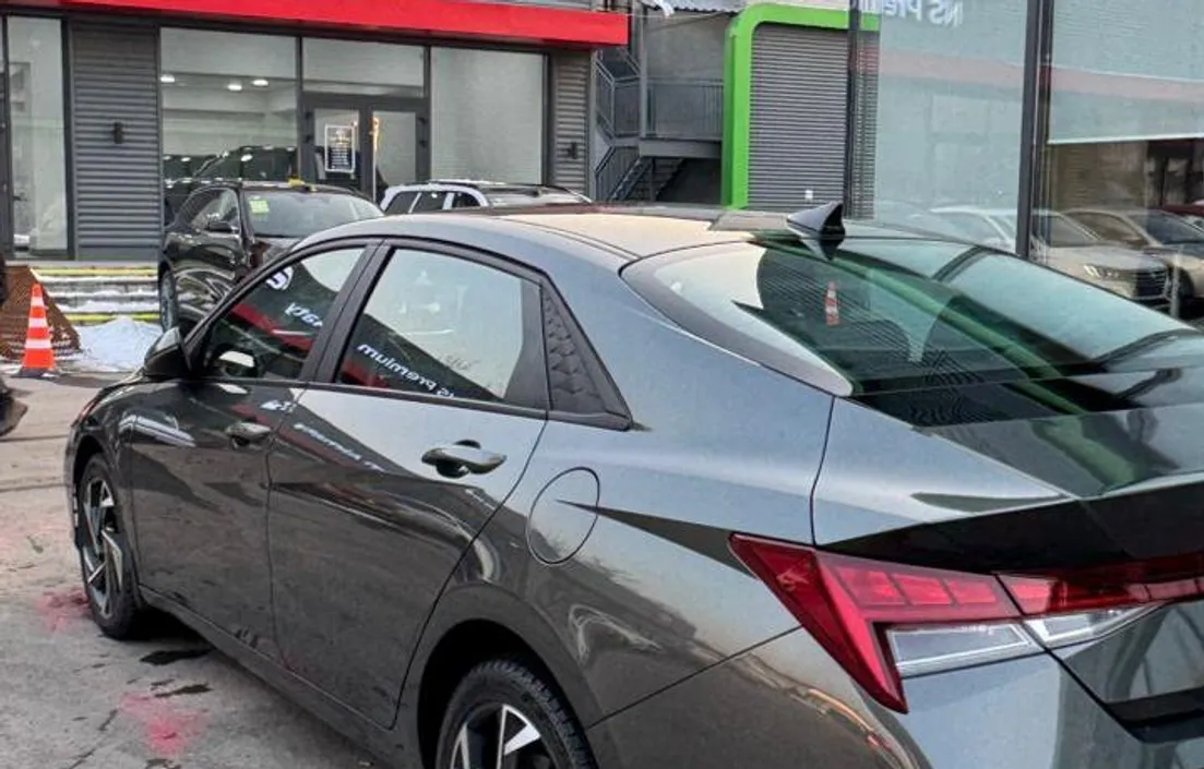 Hyundai Elantra 2023