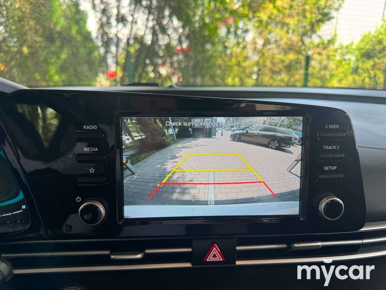 Hyundai Elantra 2024