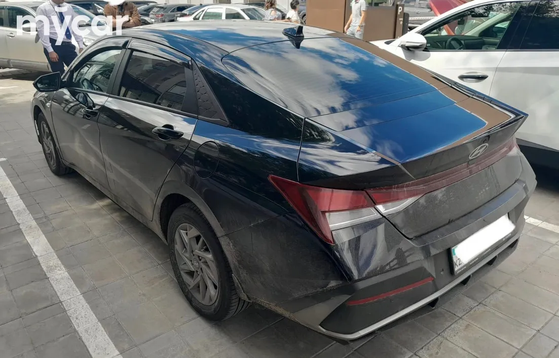 Hyundai Elantra 2025