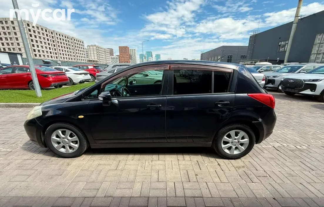 Nissan Tiida 2006