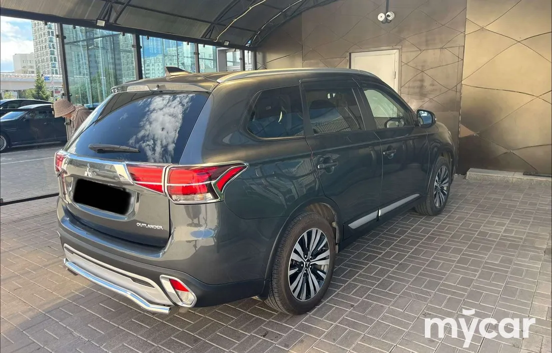 Mitsubishi Outlander 2020