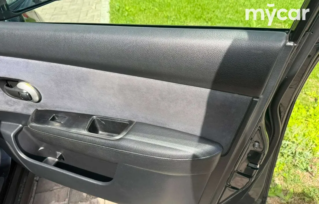 Nissan Tiida 2006