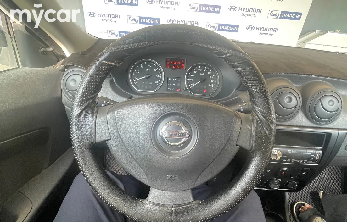 Nissan Almera 2015