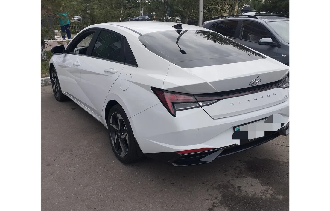 Hyundai Elantra 2022