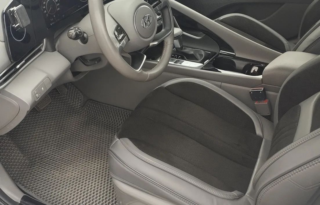 Hyundai Elantra 2022