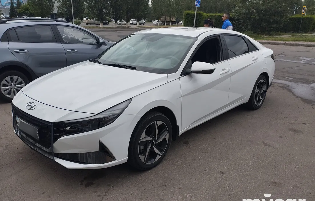 Hyundai Elantra 2022