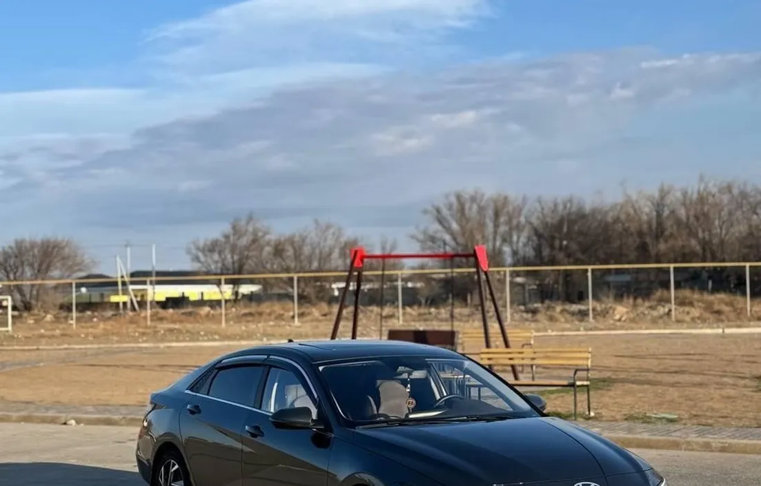 Hyundai Elantra 2023