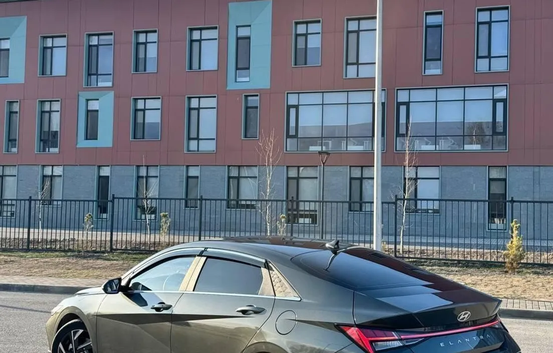 Hyundai Elantra 2023