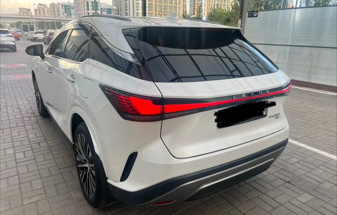 Lexus RX 2022