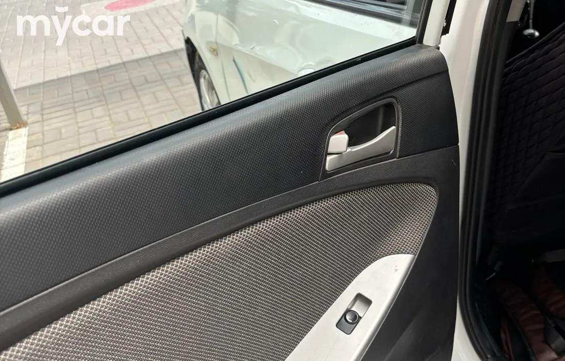 Hyundai Accent 2014