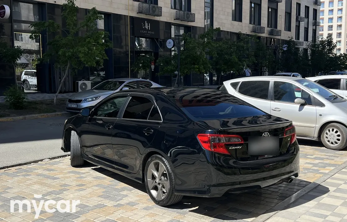 Toyota Camry 2014