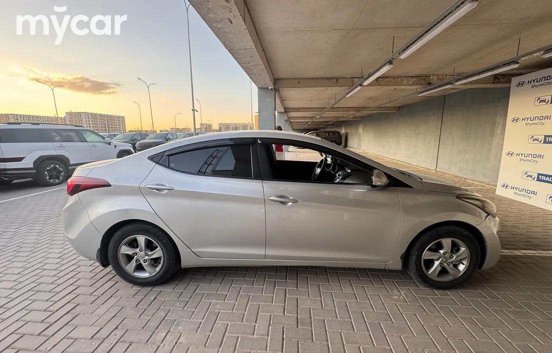 Hyundai Elantra 2014
