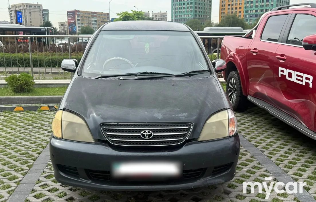 Toyota Nadia 1999