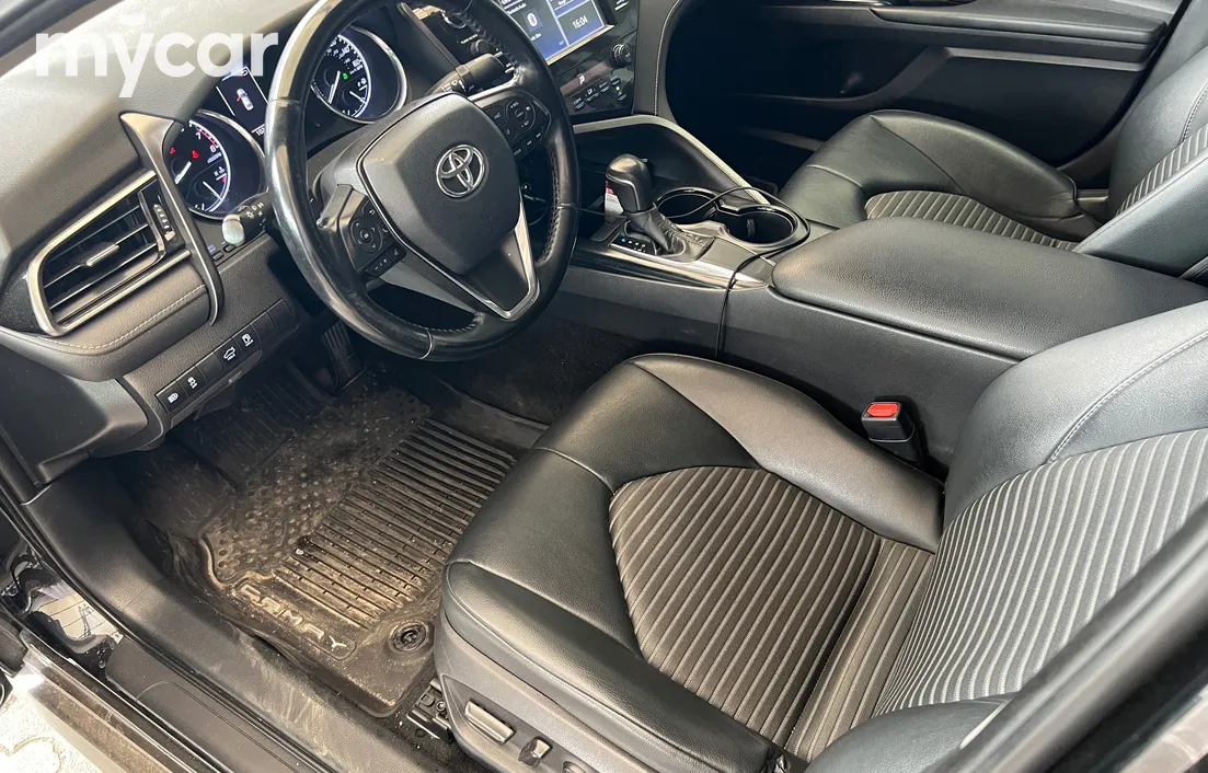 Toyota Camry 2019