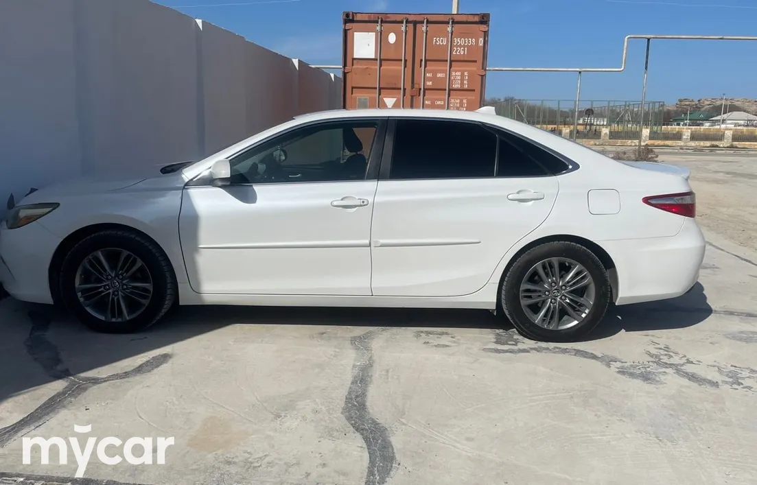 Toyota Camry 2017