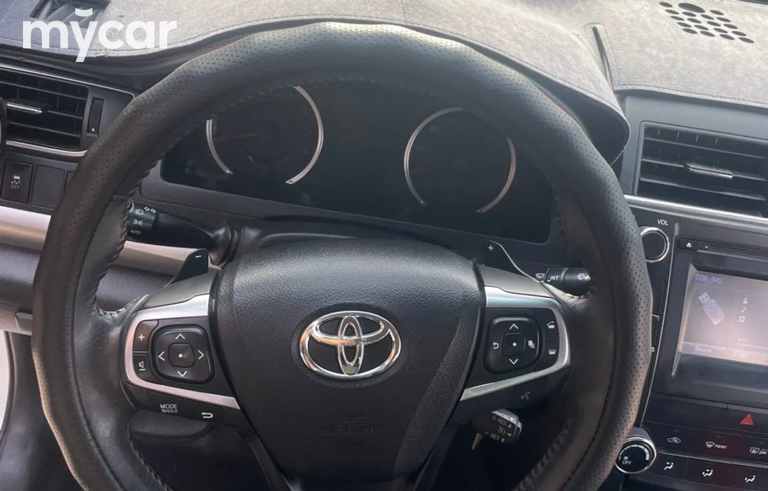 Toyota Camry 2017