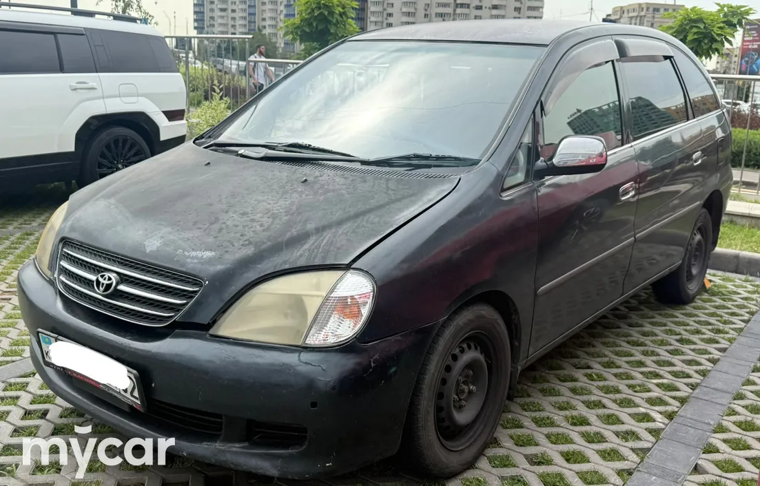 Toyota Nadia 1999