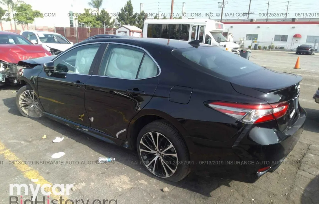 Toyota Camry 2019