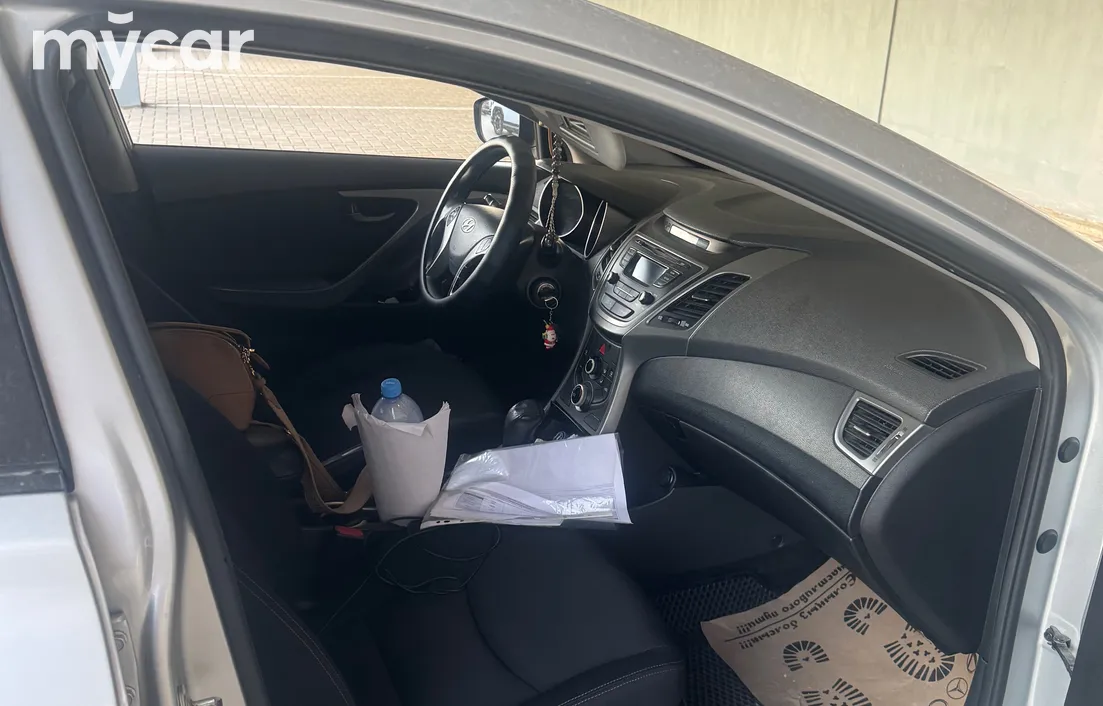 Hyundai Elantra 2014