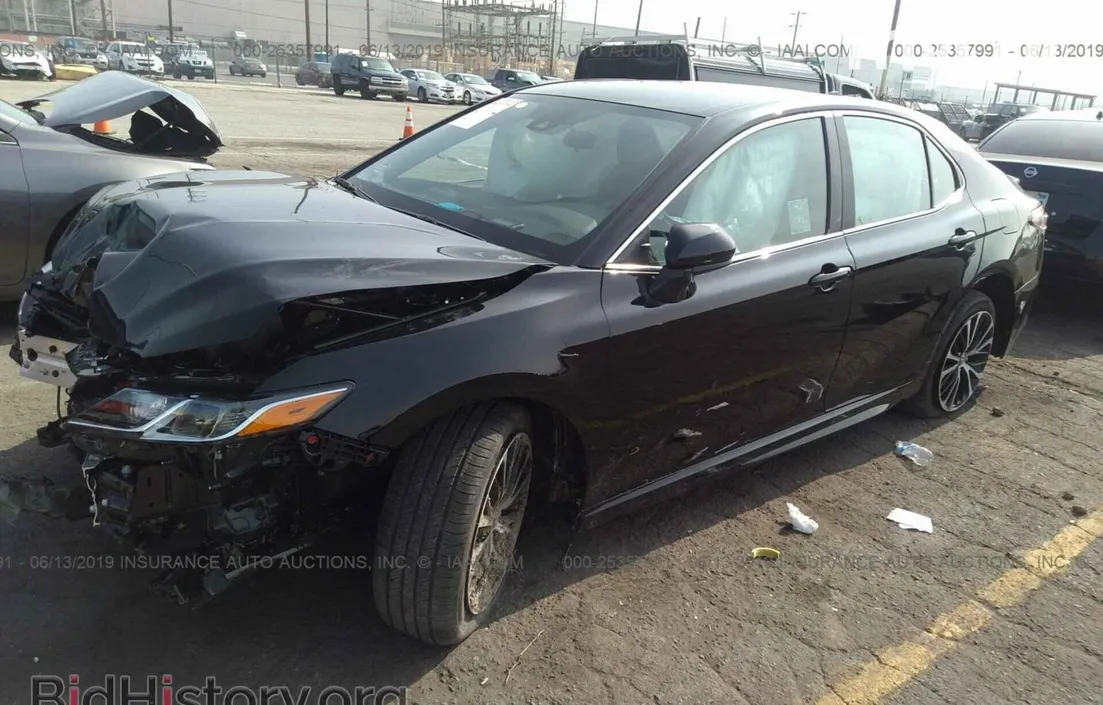 Toyota Camry 2019