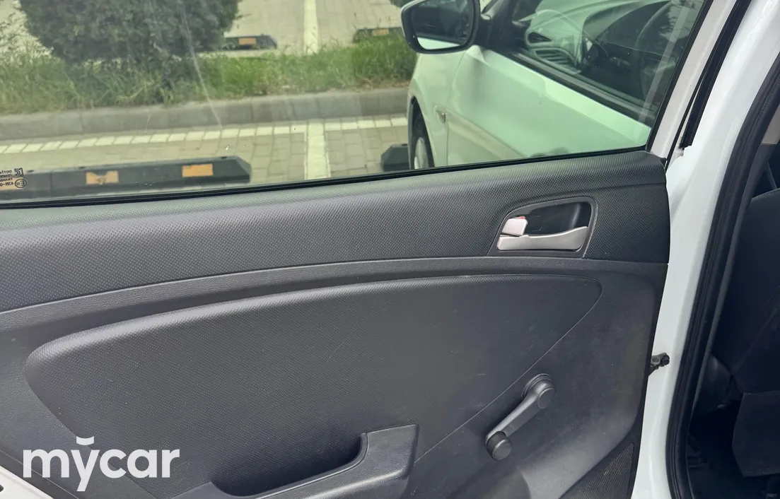 Hyundai Accent 2014