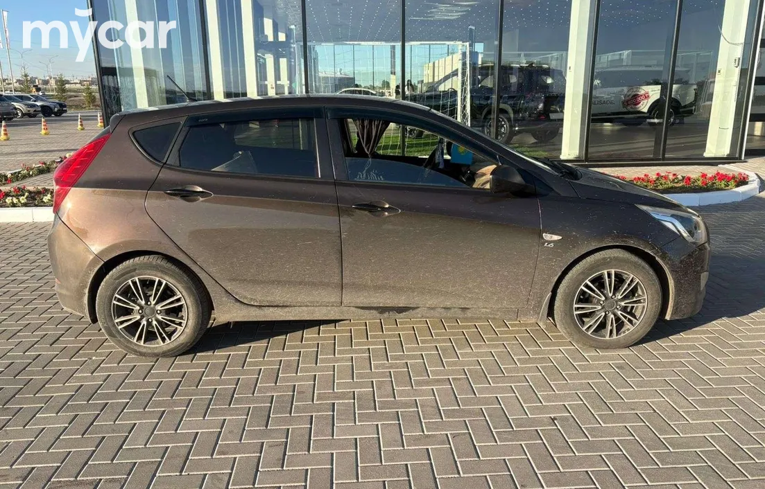 Hyundai Solaris 2015