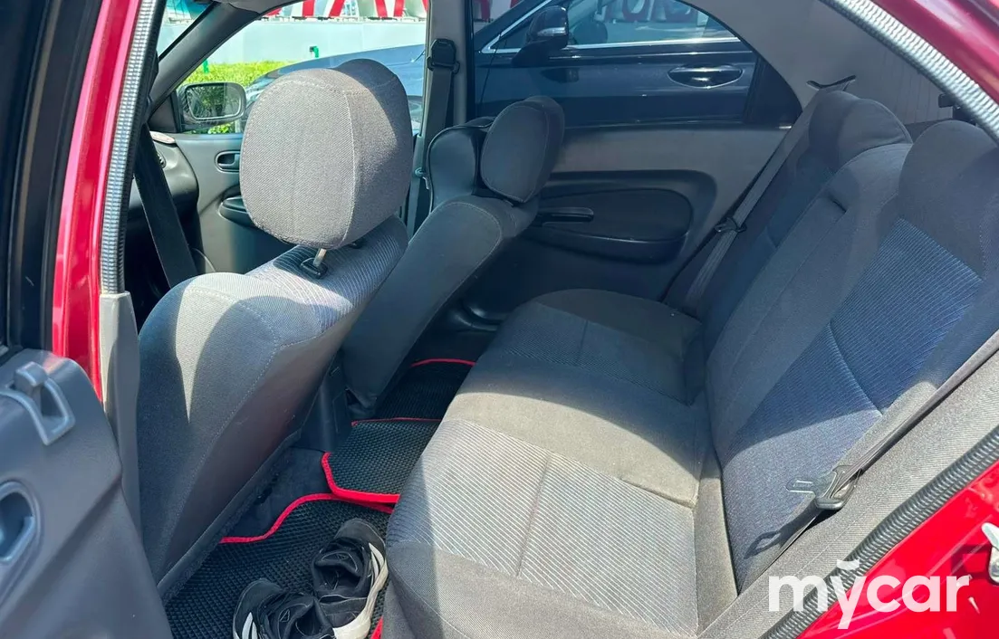 Mazda 323 1996