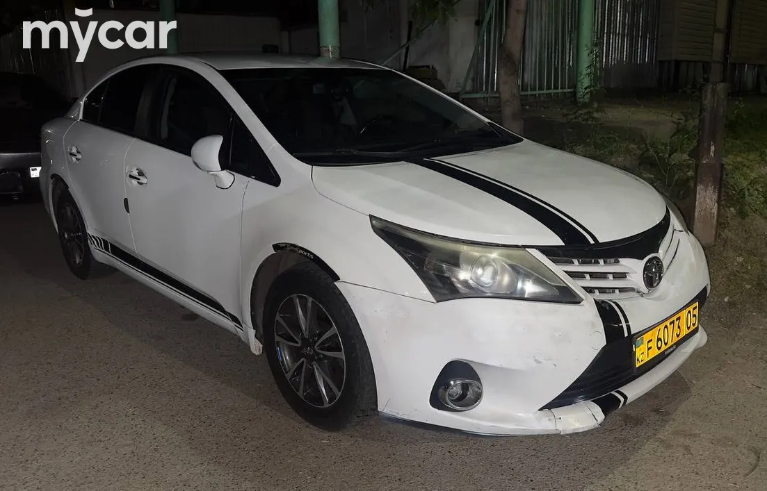 Toyota Avensis 2012