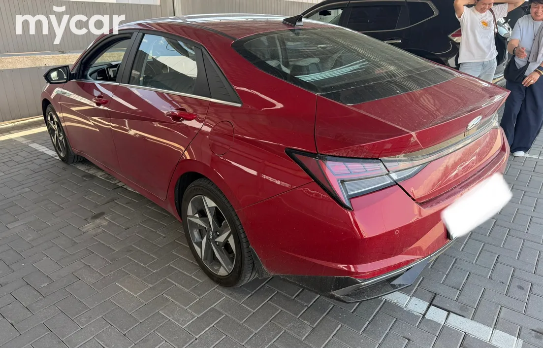 Hyundai Elantra 2023
