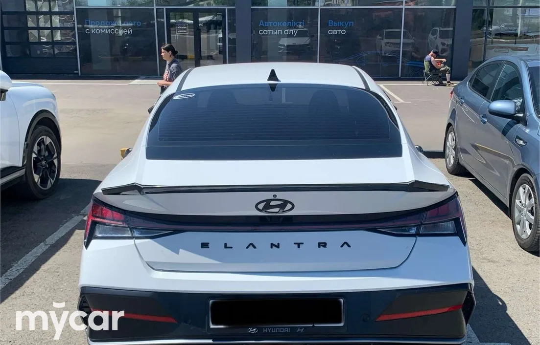 Hyundai Elantra 2024