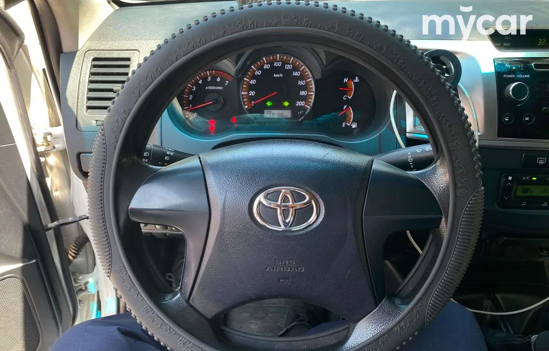 Toyota Hilux 2013