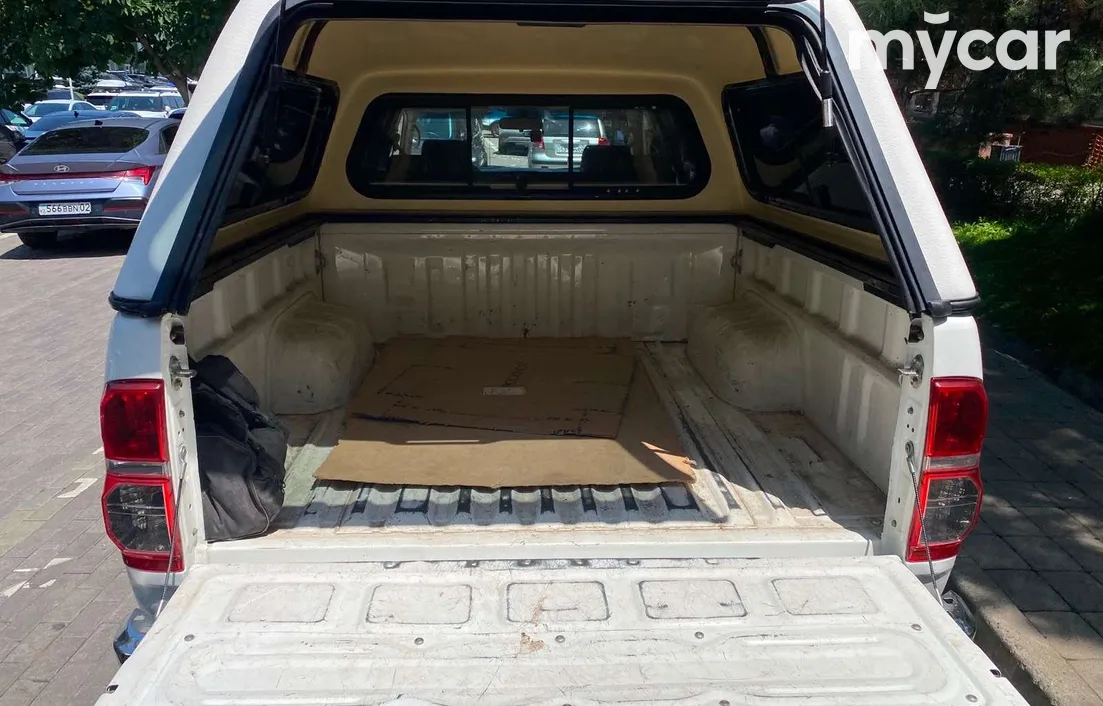 Toyota Hilux 2013