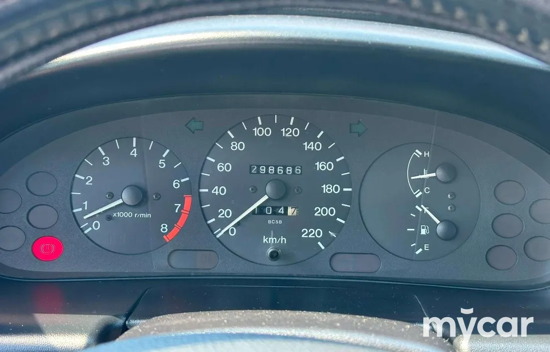 Mazda 323 1996