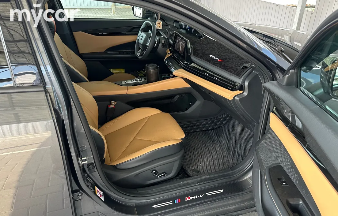 Changan UNI-V 2023
