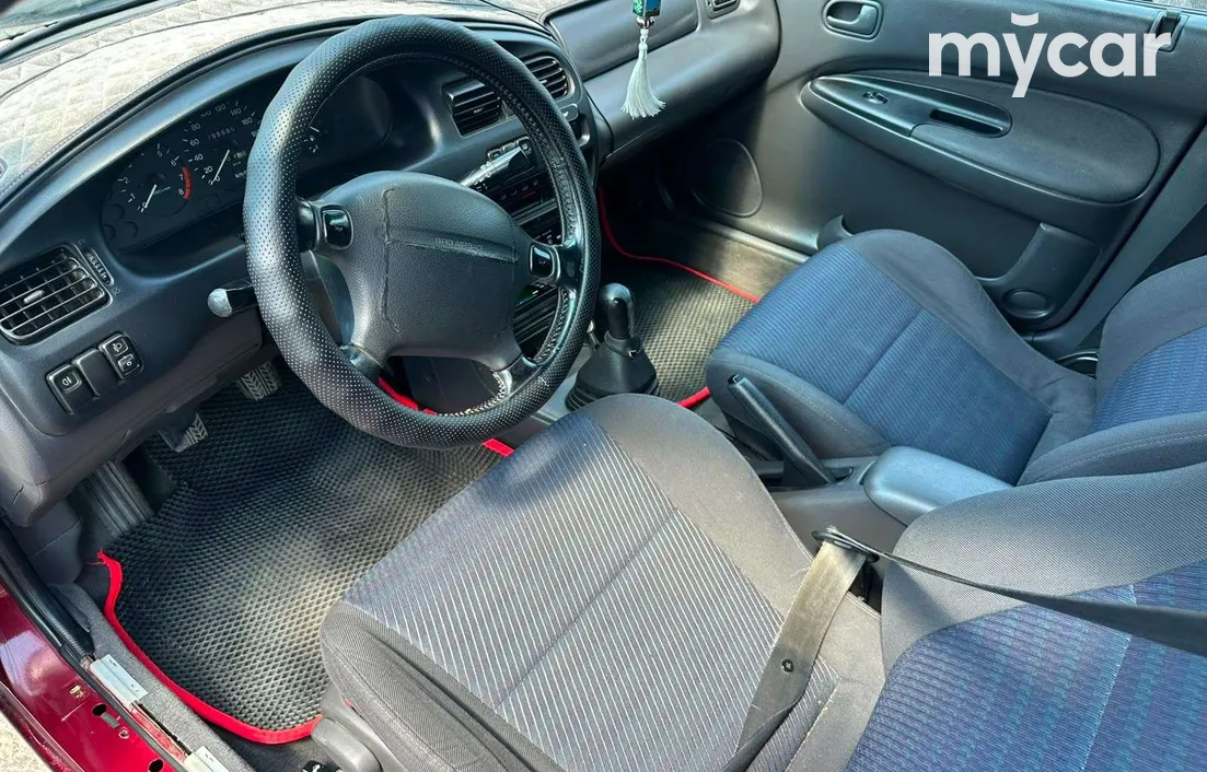 Mazda 323 1996