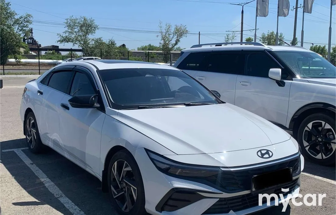 Hyundai Elantra 2024
