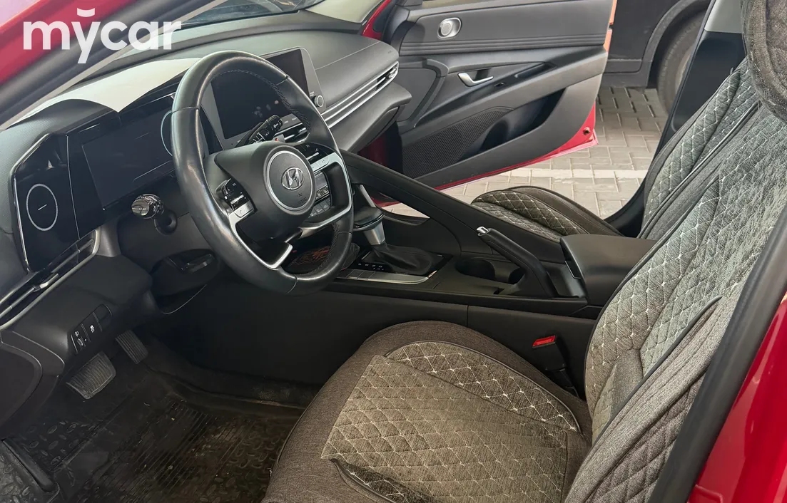 Hyundai Elantra 2023