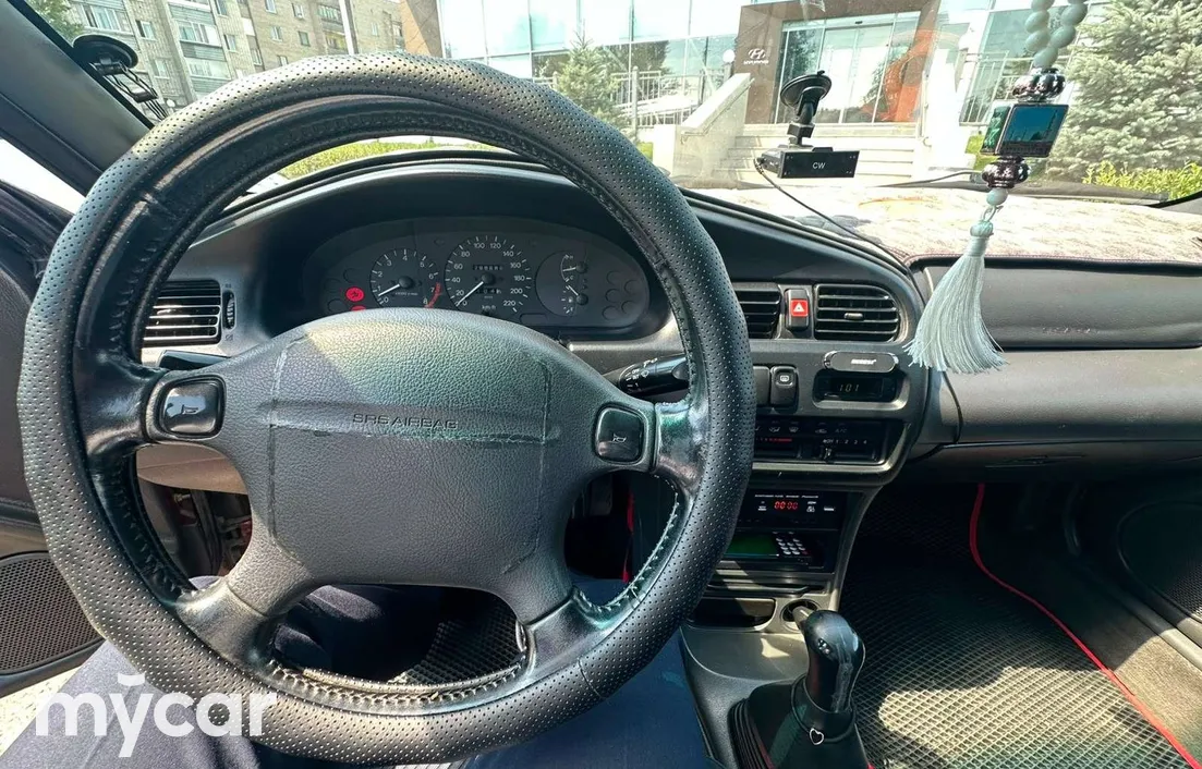 Mazda 323 1996