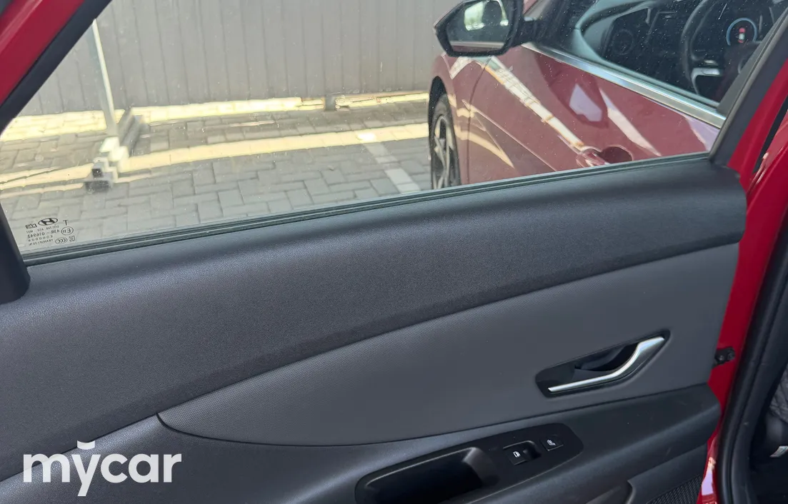 Hyundai Elantra 2023