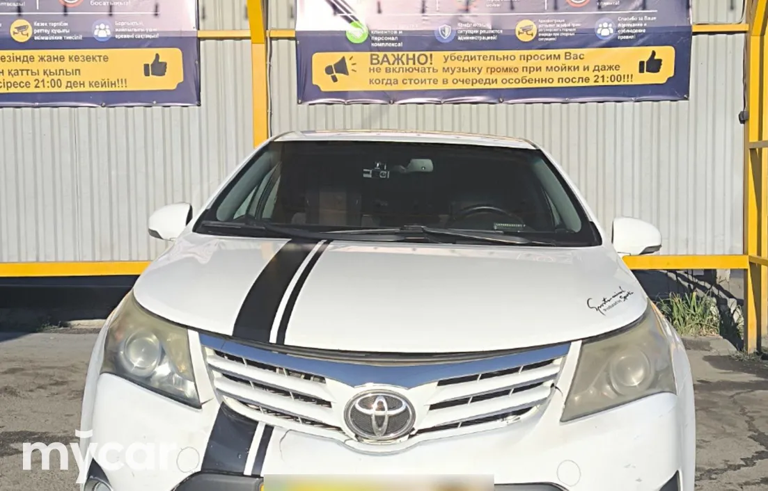 Toyota Avensis 2012