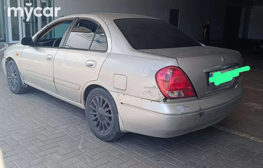 Nissan Sunny 2005